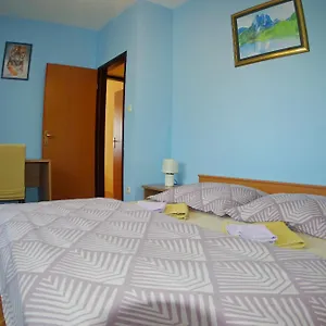 https://house-sandi-village-jurii.in-istria.net
